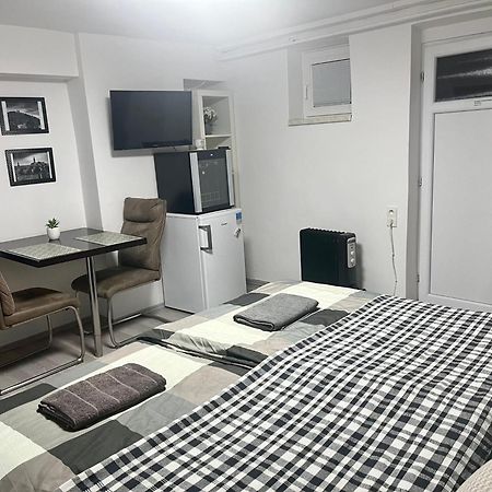 Apartmanek Patricie Room With Kitchenette Suitable For 2 Adults And 2 Children ミクロフ エクステリア 写真